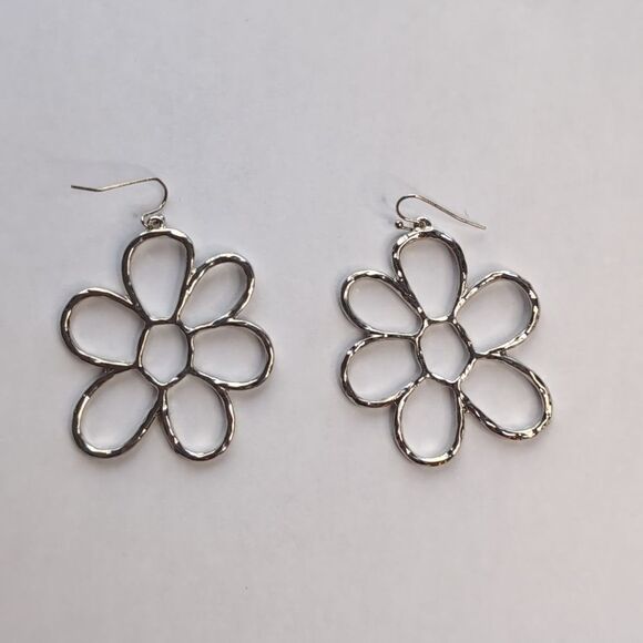Urban Outfitters statement flower earrings silvertone - Picture 2 of 3